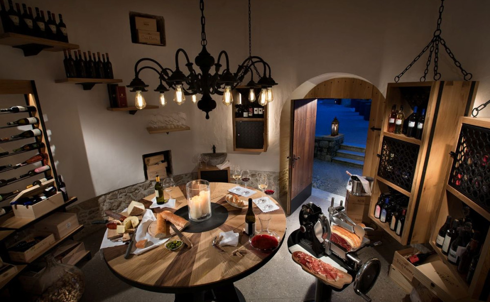 Hotel Grad Otočec Wine Tower