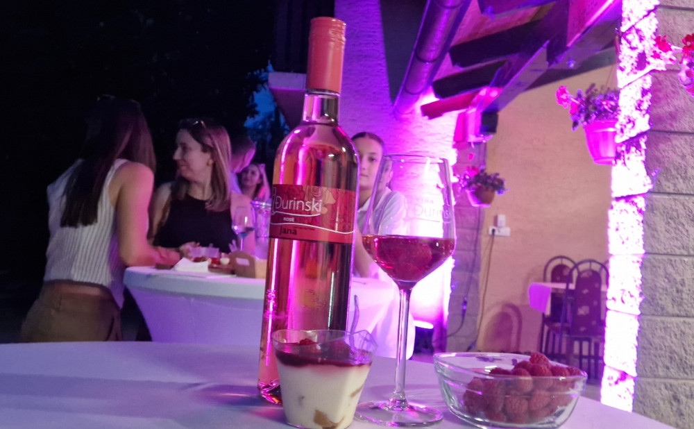 Maline i vino tri dame Đurinski