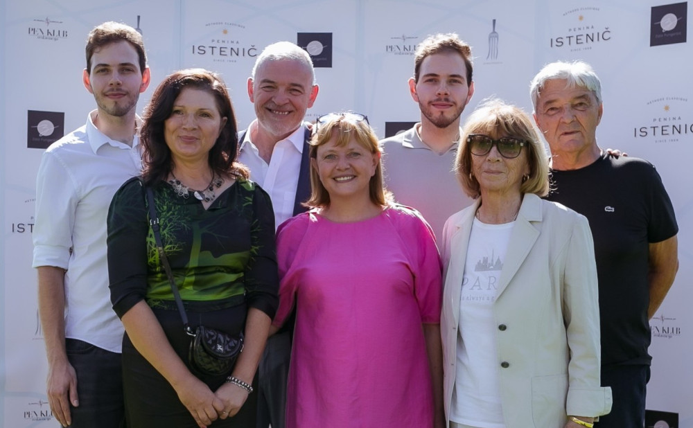 Miha Družina Istenič_Mark, Barbara, Miha, Svetlana, Nik, Mihaela, Janez