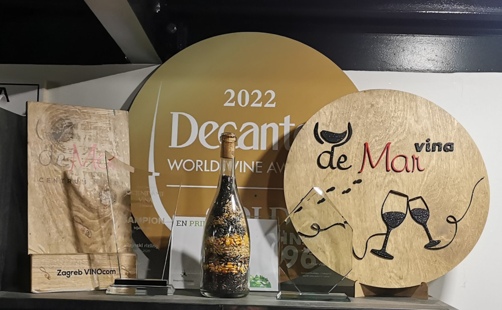 Demar zlato Decanter