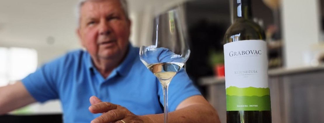 Hvala Bogu na vinima poput Kujundžuše 2024. vinarije Grabovac, a hvala Anti, Nikoli, Milanu i Mislavu na ostalima