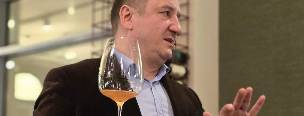 Siniša Lasan višestruki je sommelierski prvak Hrvatske. Ova vina predlaže za ocjenjivanje 100 najboljih